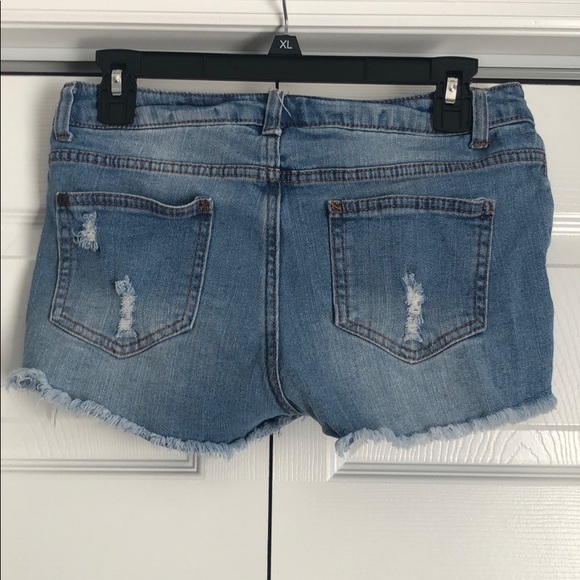 Shorts - Picture 2 of 3